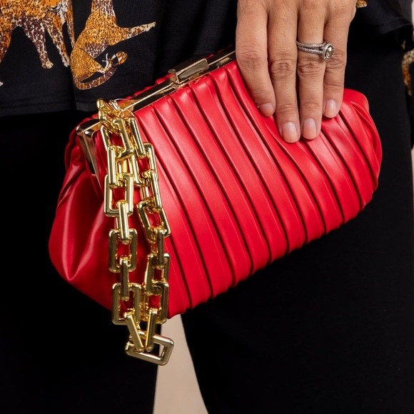 NWT A winner Red Pleated Clutch with Gold Chain Handle - Picture 9 of 9